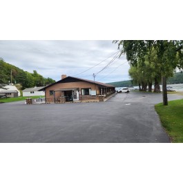 Lakeside Inn